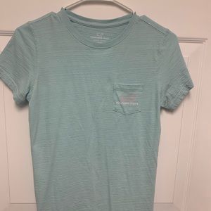 Vineyard Vines women’s shirt sleeve slub t-shirt in sage green.